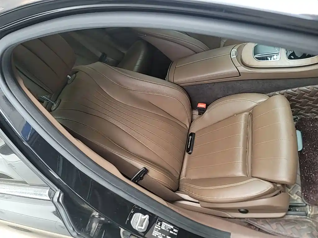 Mercedes-Benz E-Class — миниатюра 25