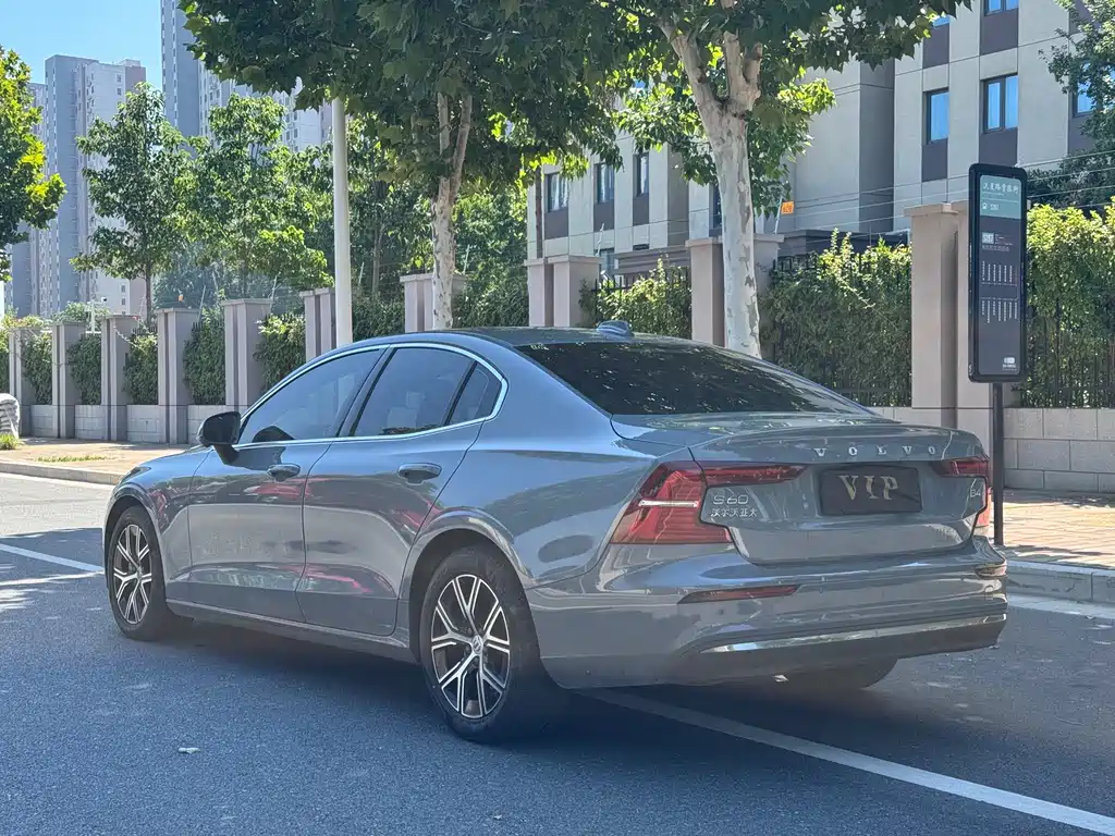 Volvo S60 — миниатюра 7