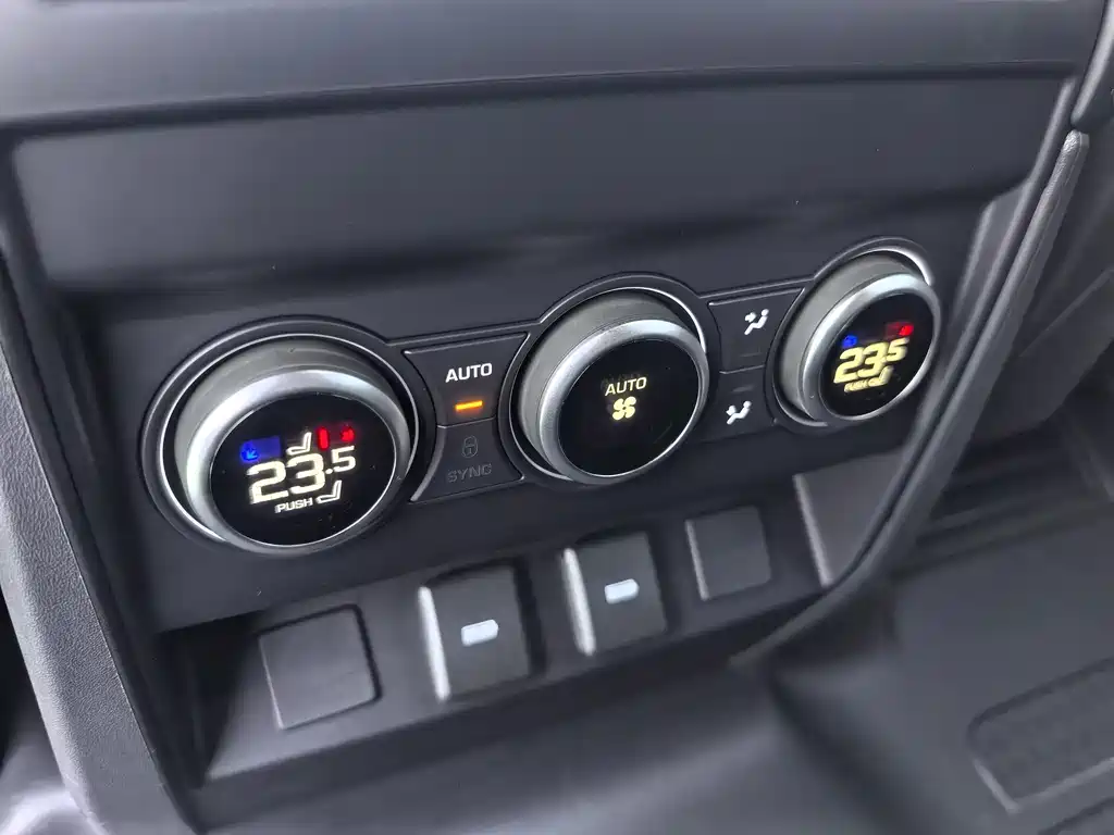 Land Rover Defender — миниатюра 10