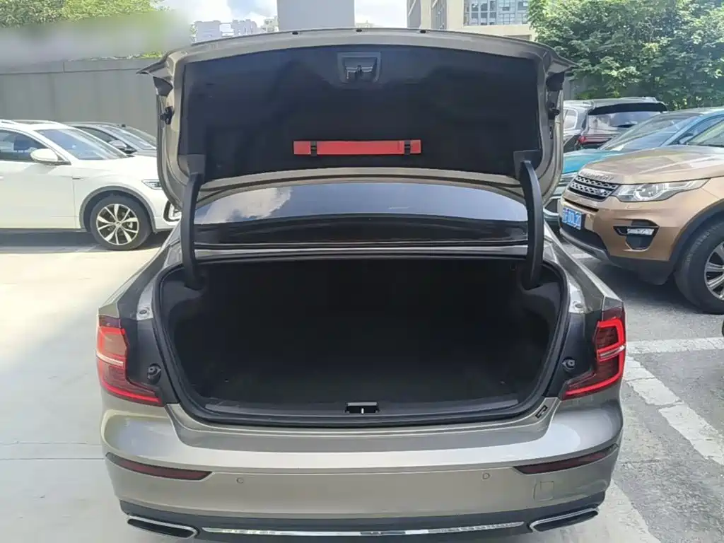 Volvo S60 — миниатюра 19