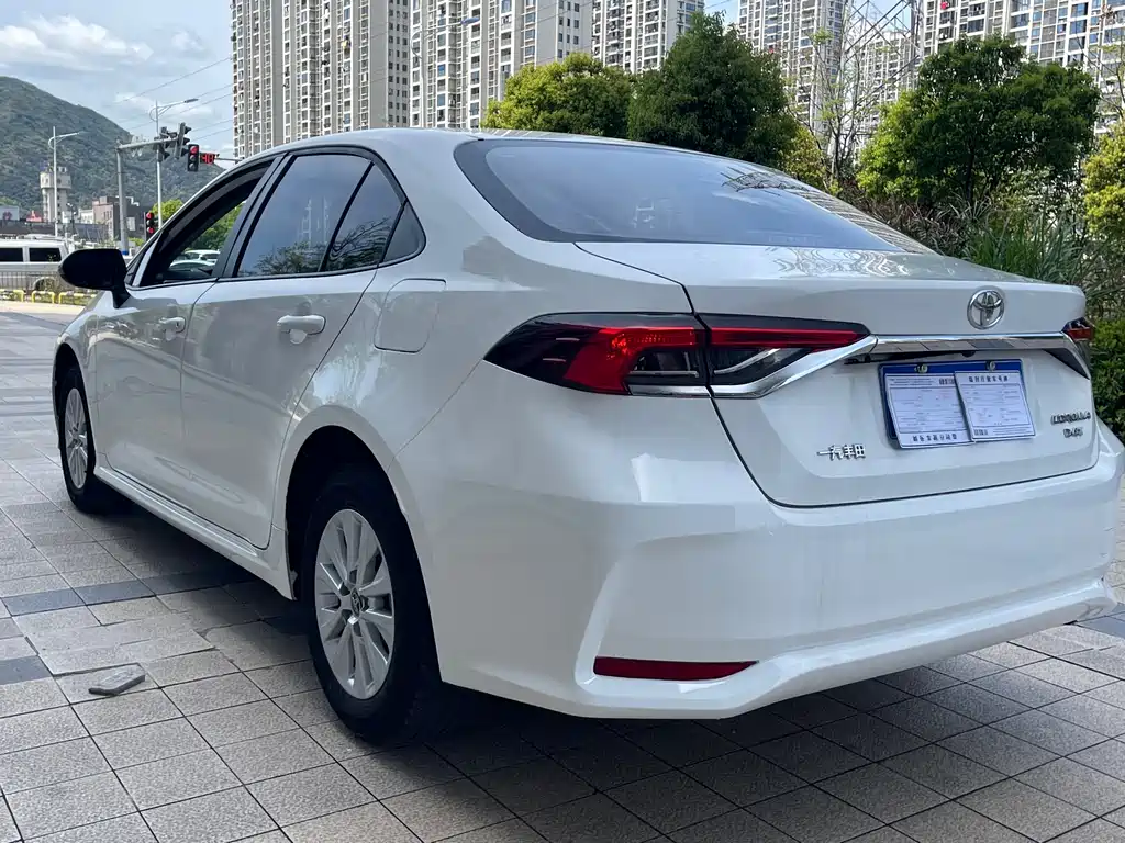Toyota Corolla - фото 7