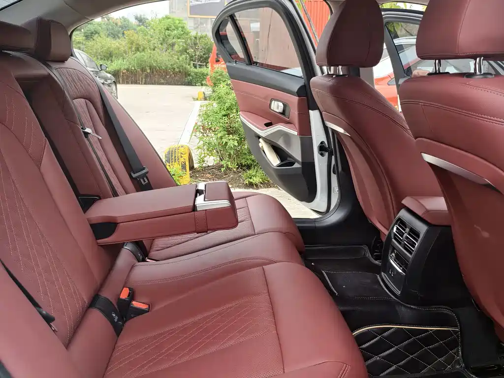 BMW 3 Series — миниатюра 10