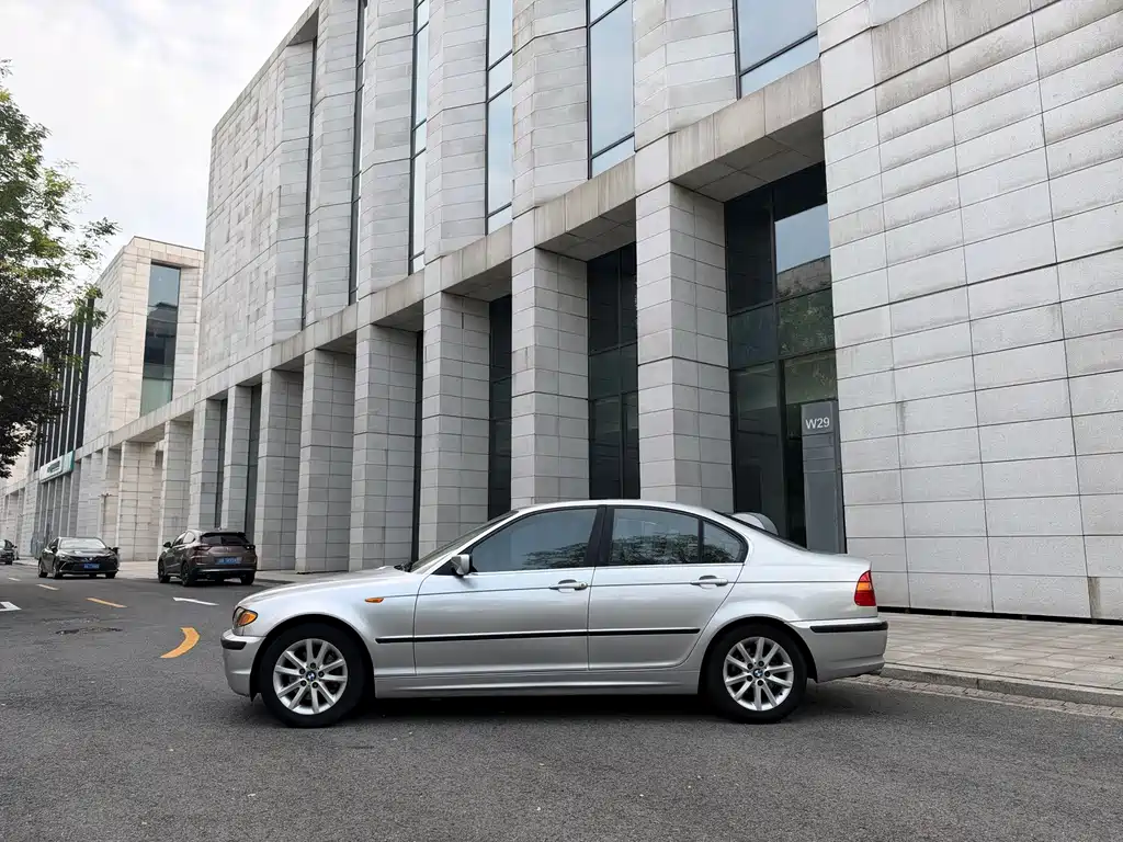 BMW 3 Series — миниатюра 7