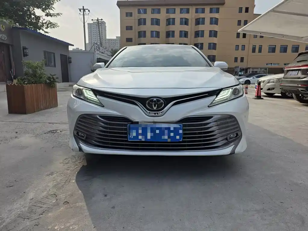 Toyota Camry — миниатюра 2