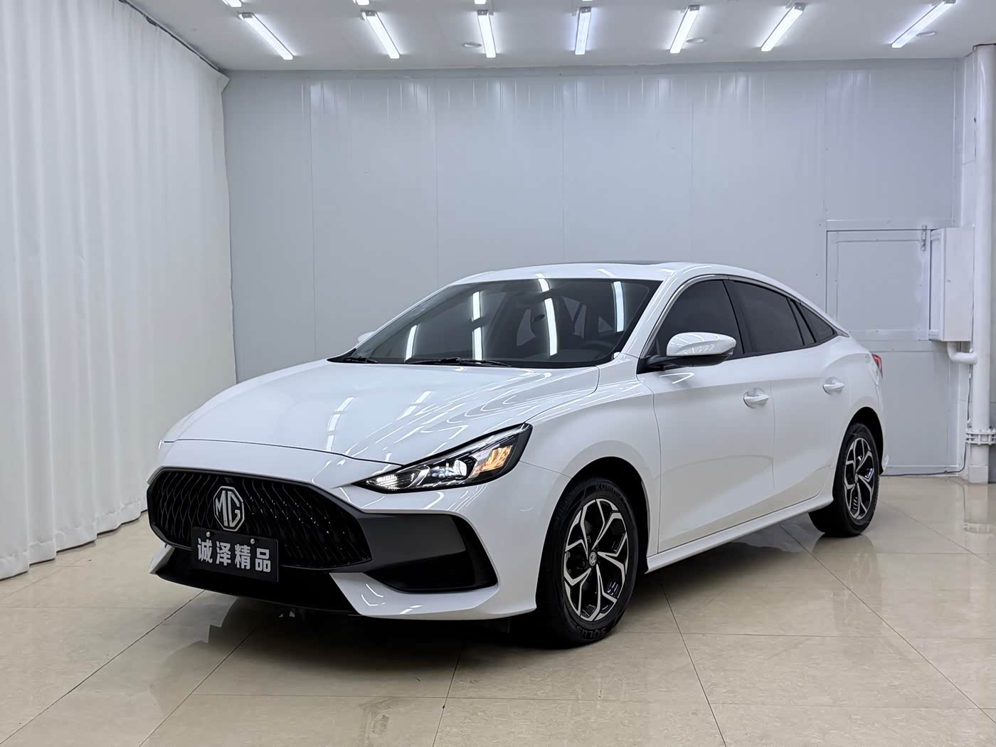 MG MG5 1.5 л 2024 г. Белый, пробег 10000 км