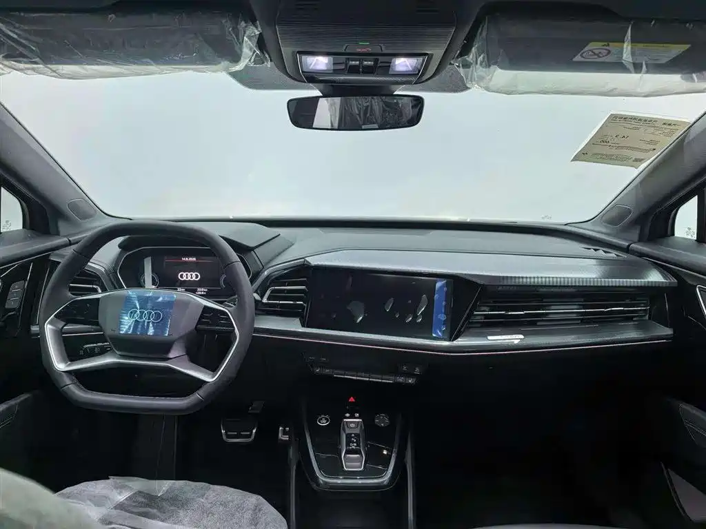 Audi Q4 e-tron — миниатюра 11