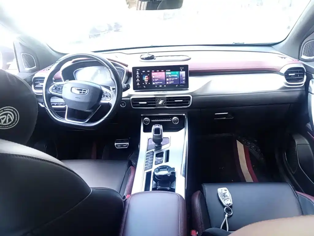 Geely Binyue — миниатюра 10