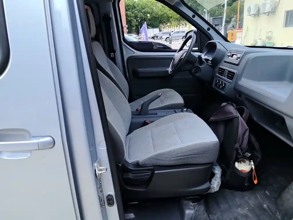 Wuling Yangguang — миниатюра 25