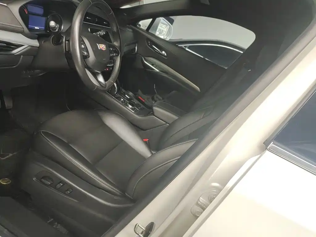 Cadillac XT4 — миниатюра 15