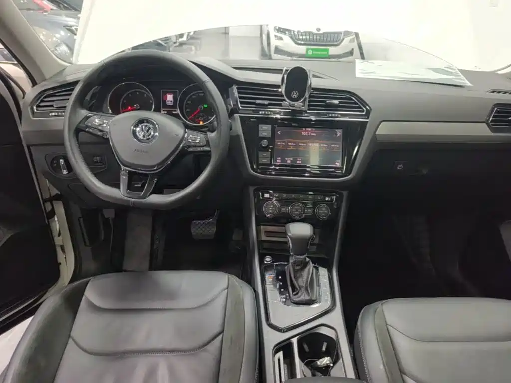 Volkswagen Tiguan L — миниатюра 10