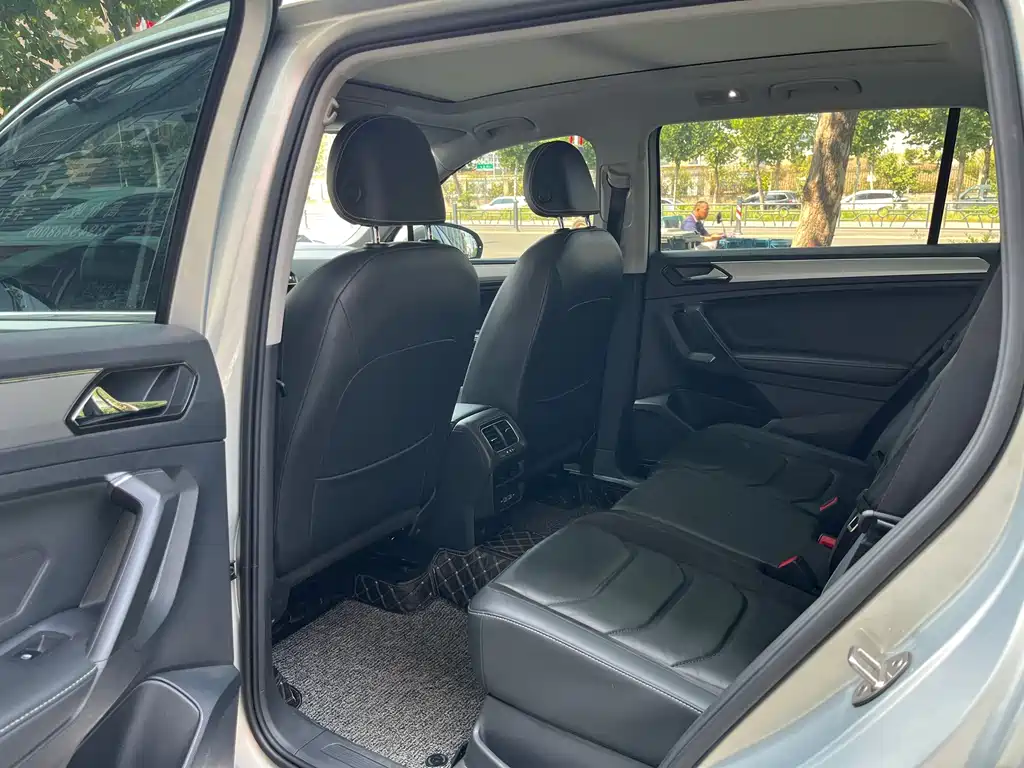 Volkswagen Tiguan L — миниатюра 6