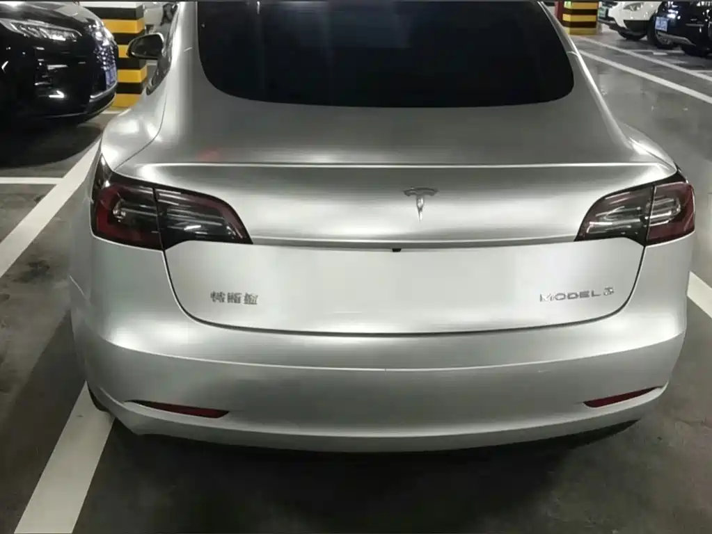Tesla Model 3 — миниатюра 8