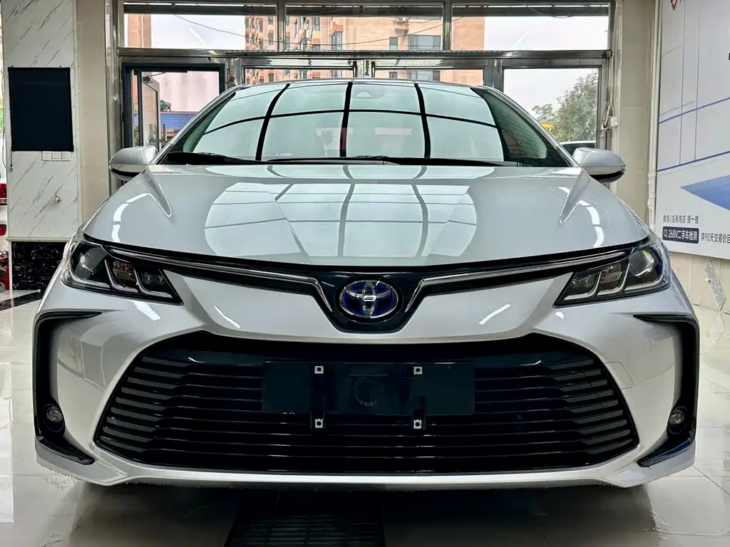 Toyota Corolla - фото 2