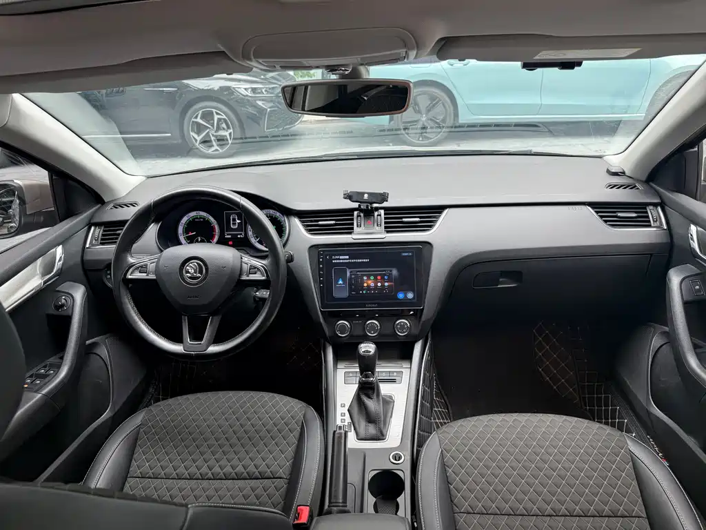 Skoda Octavia — миниатюра 13