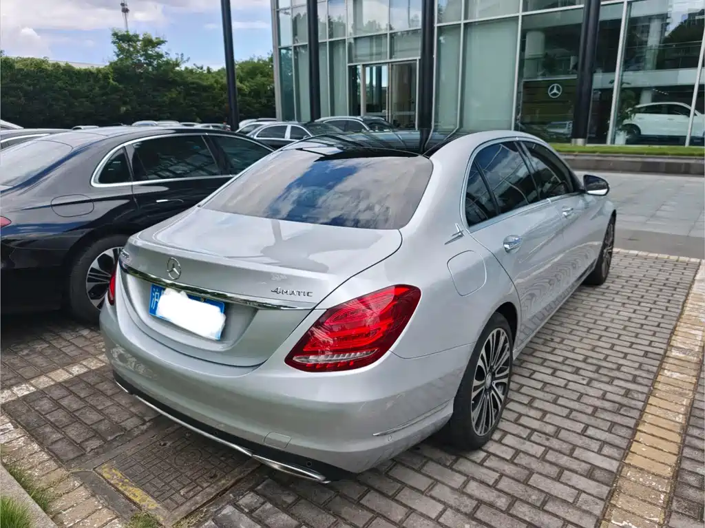 Mercedes-Benz C-Class — миниатюра 2