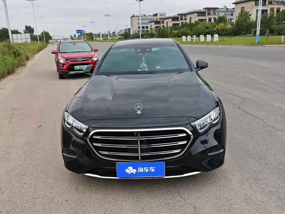 Mercedes-Benz E-Class — миниатюра 2