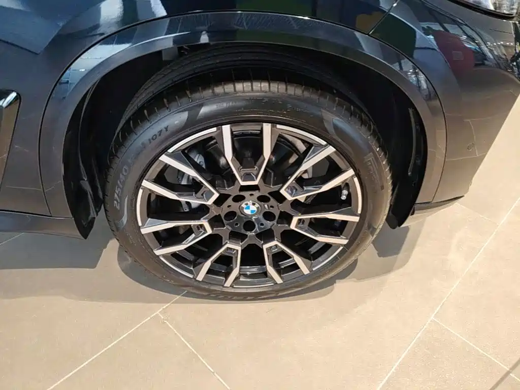 BMW X5 — миниатюра 12