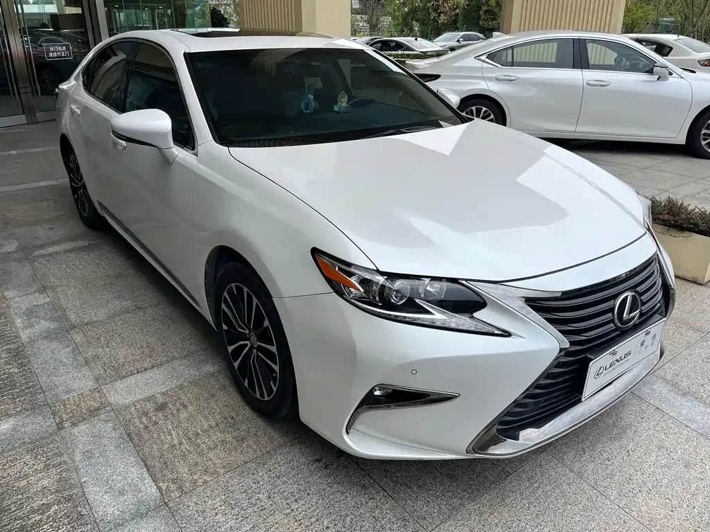 Lexus ES 2016 200 Midnight