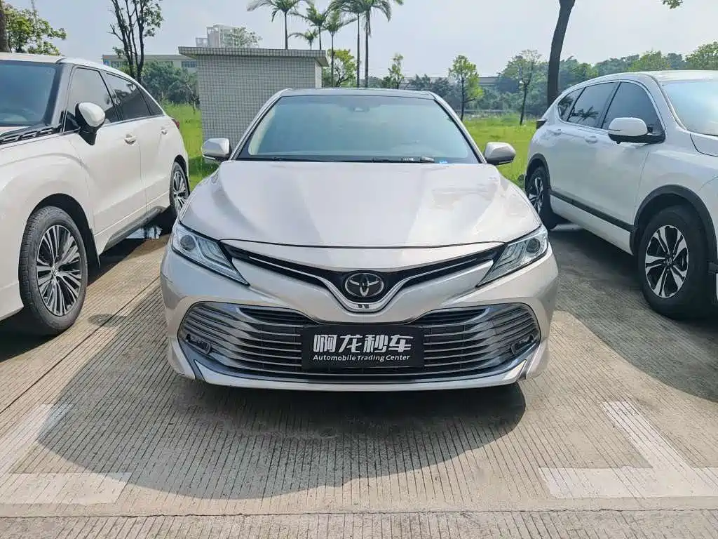 Toyota Camry — миниатюра 2