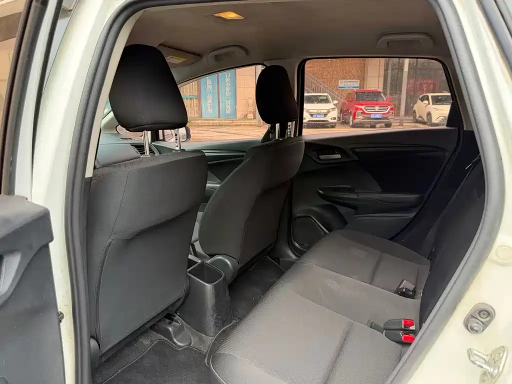 Honda Fit — миниатюра 8