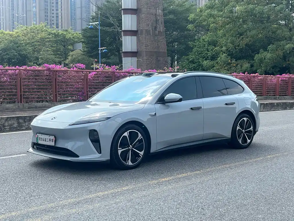 NIO ET5T