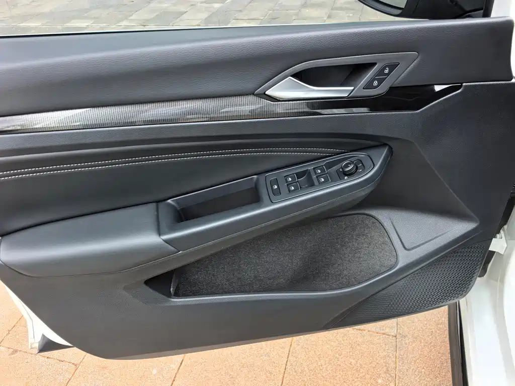 Volkswagen Golf — миниатюра 9