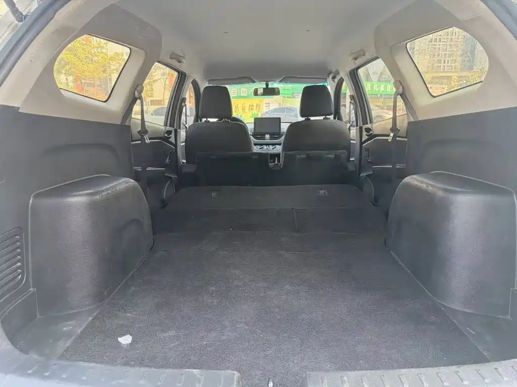 Baojun 310W — миниатюра 7