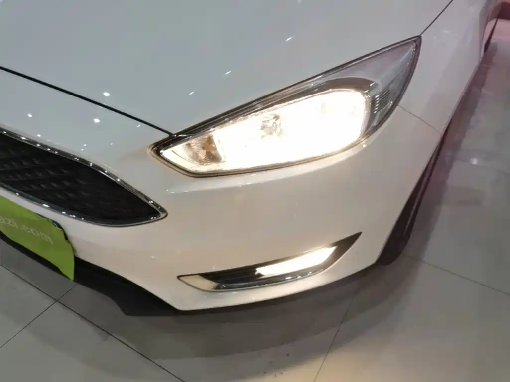 Ford Focus — миниатюра 24