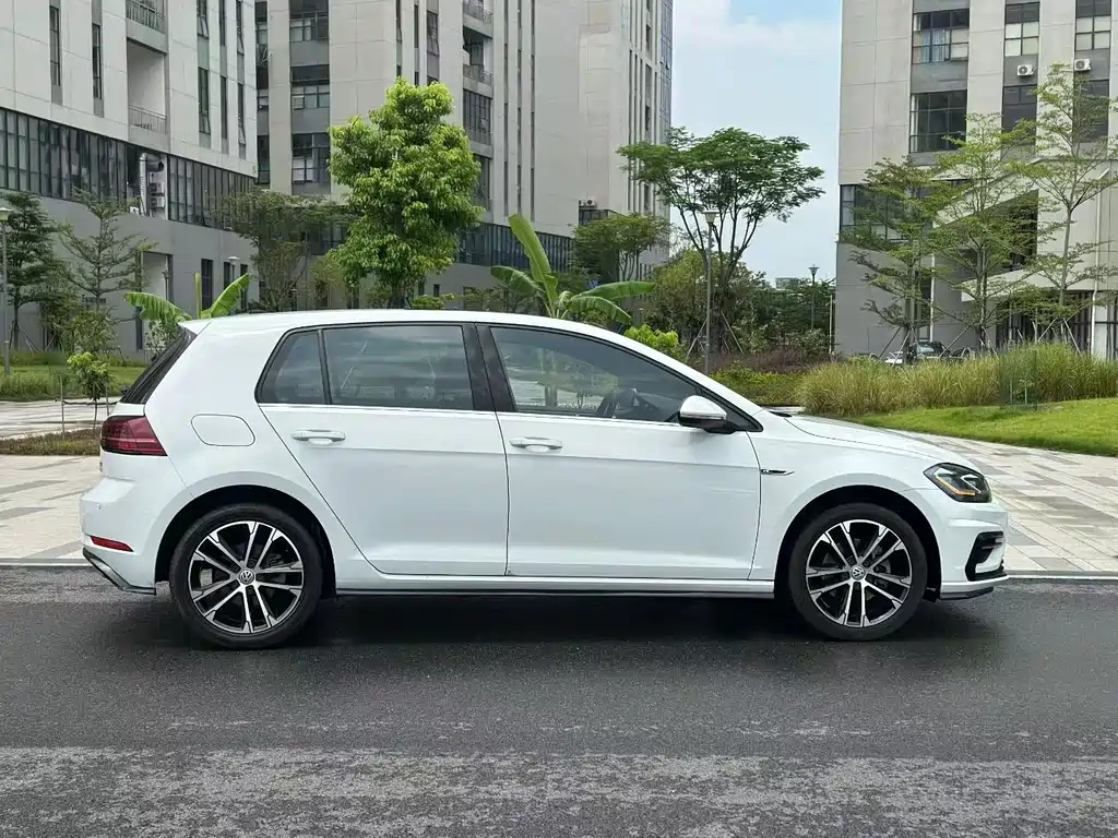 Volkswagen Golf — миниатюра 8