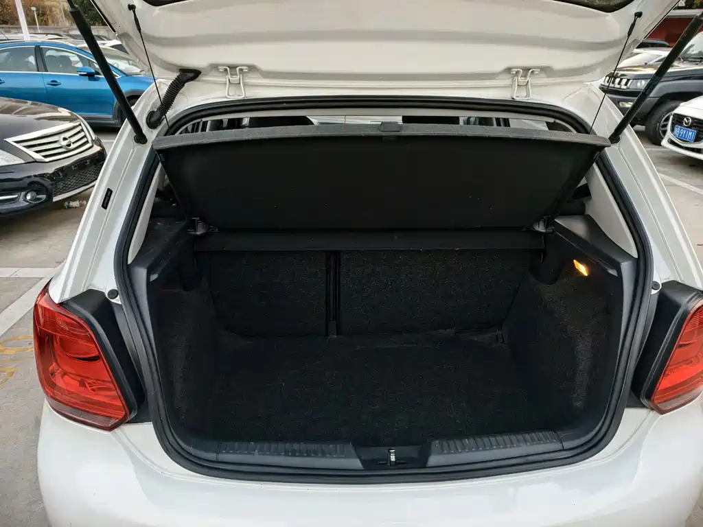 Volkswagen Polo — миниатюра 7