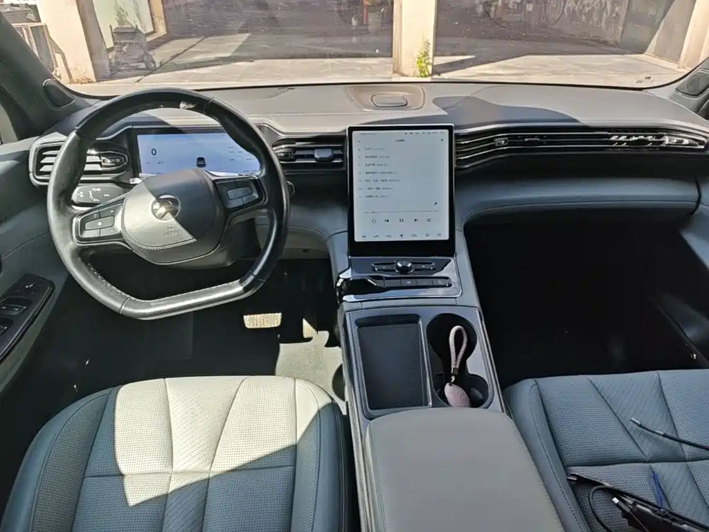 NIO ES8 — миниатюра 10