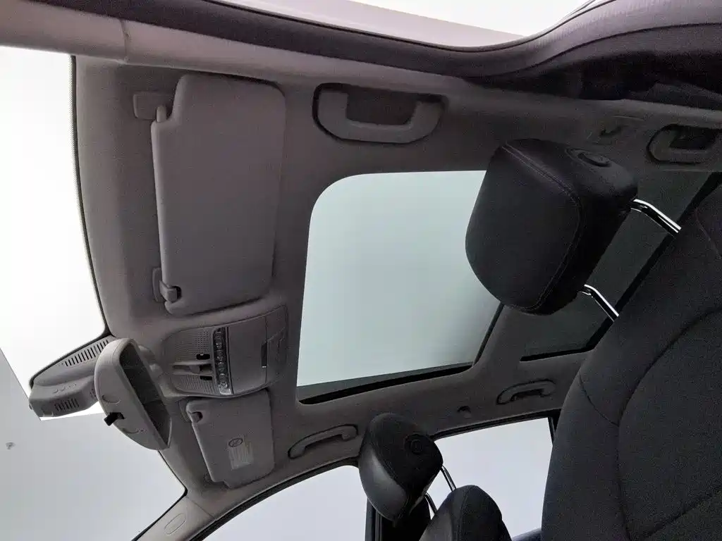 Mercedes-Benz C-Class (Import) — миниатюра 14