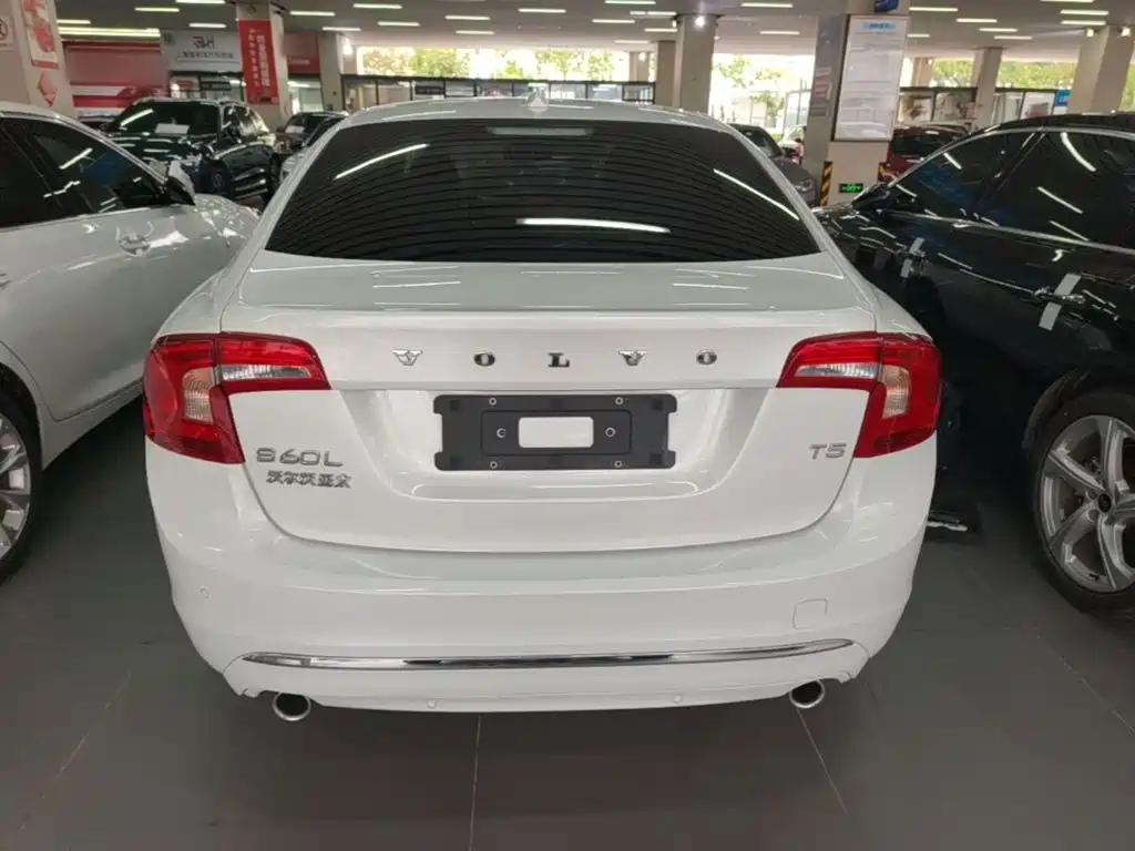 Volvo S60 — миниатюра 6
