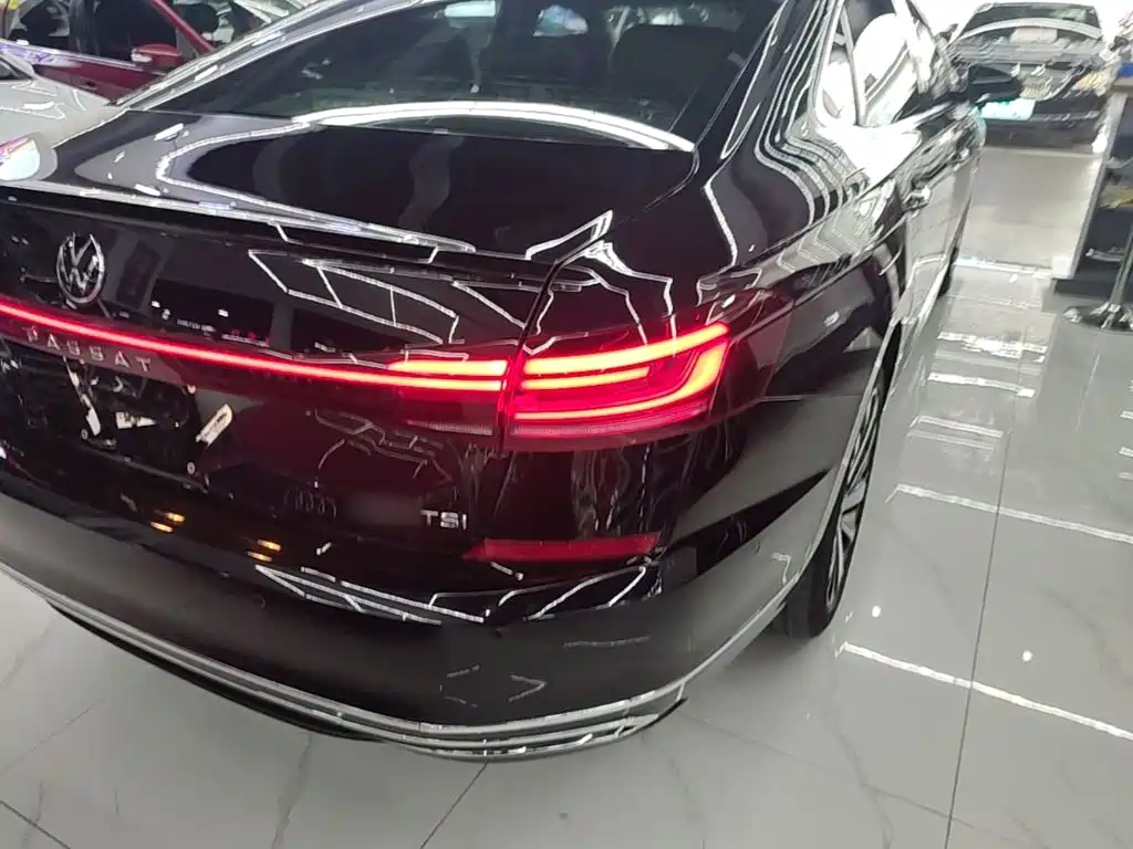 Volkswagen Passat 2022 330TSI Luxury