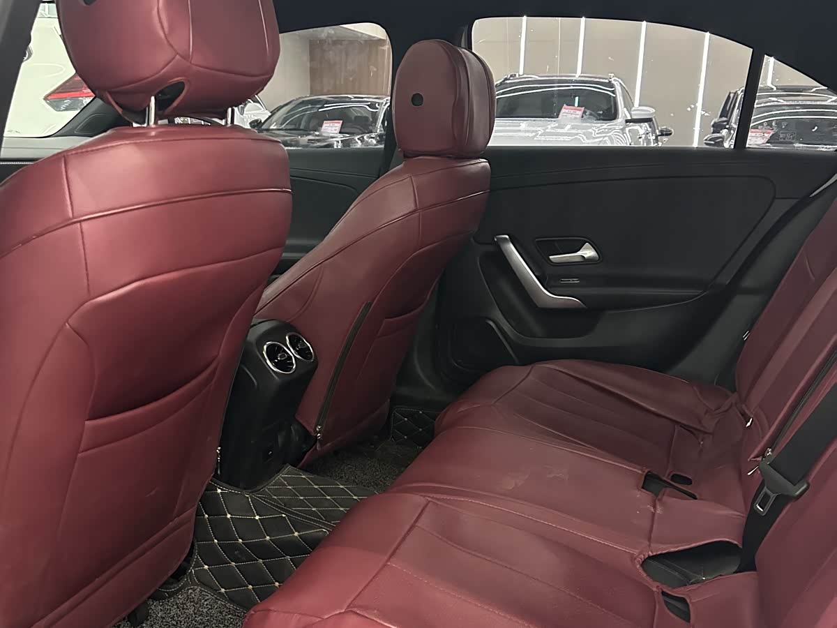 Mercedes-Benz A-Class 1.3 л 2022 г. Белый, пробег 25000 км