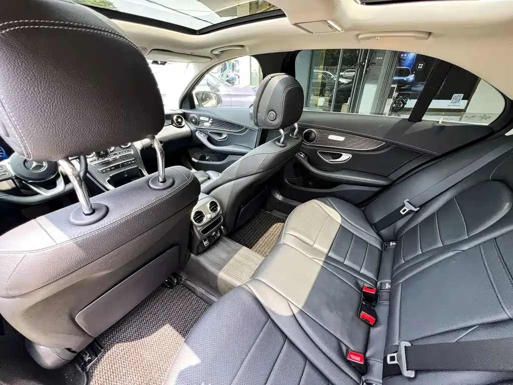 Mercedes-Benz C-Class — миниатюра 10