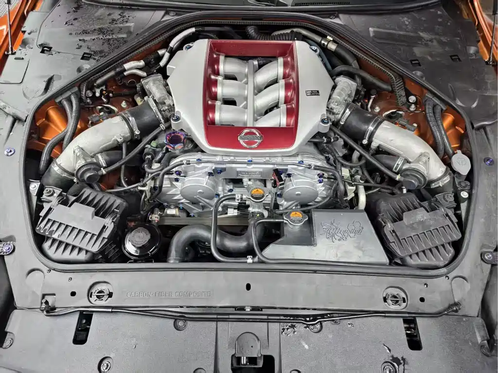Nissan GT-R — миниатюра 5