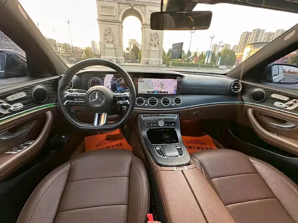 Mercedes-Benz E-Class — миниатюра 5