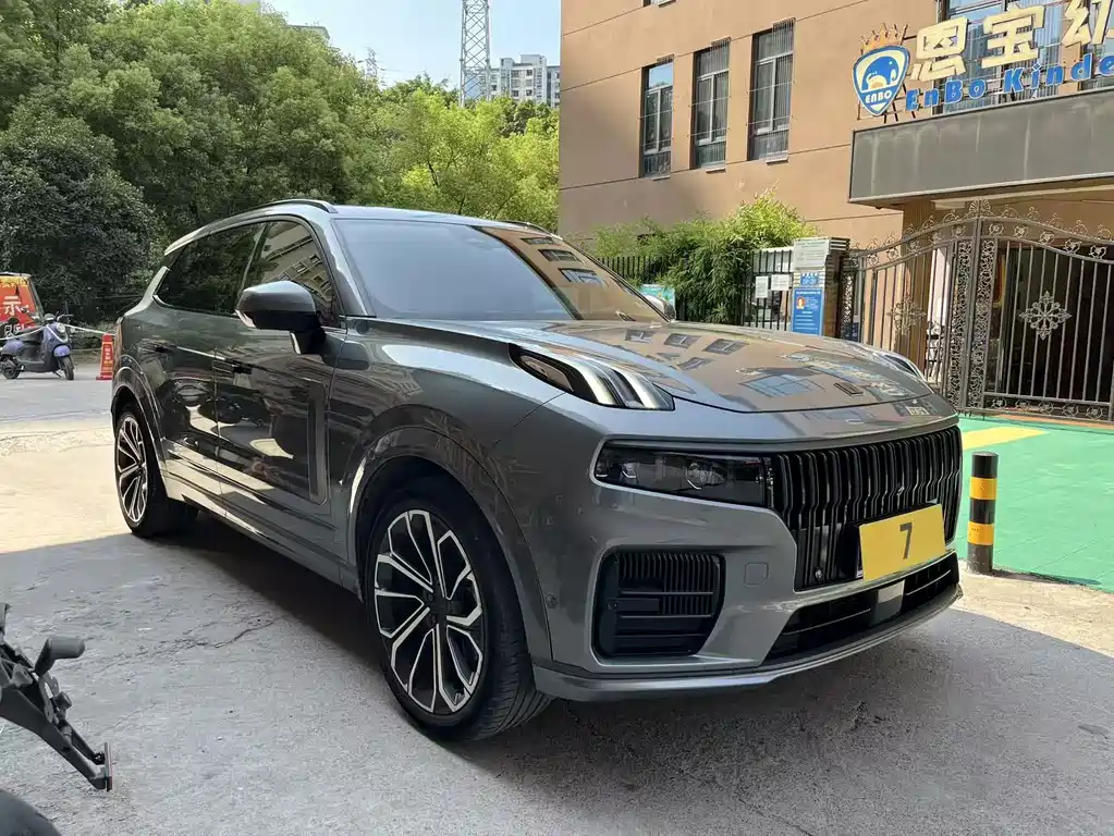 Lynk & Co 09 — миниатюра 3