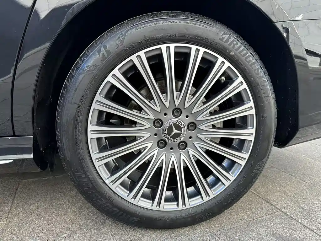 Mercedes-Benz E-Class — миниатюра 19