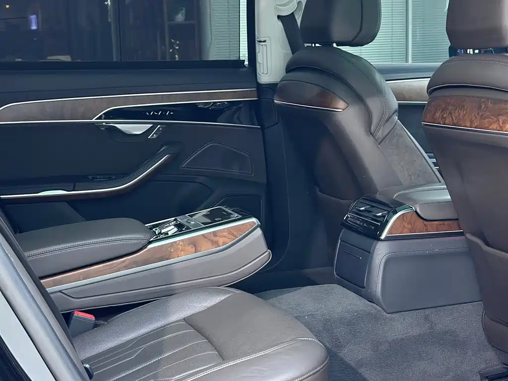 Audi A8 — миниатюра 8
