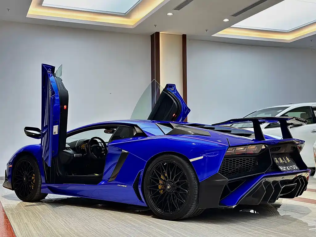 Lamborghini Aventador 2011 LP 700-4