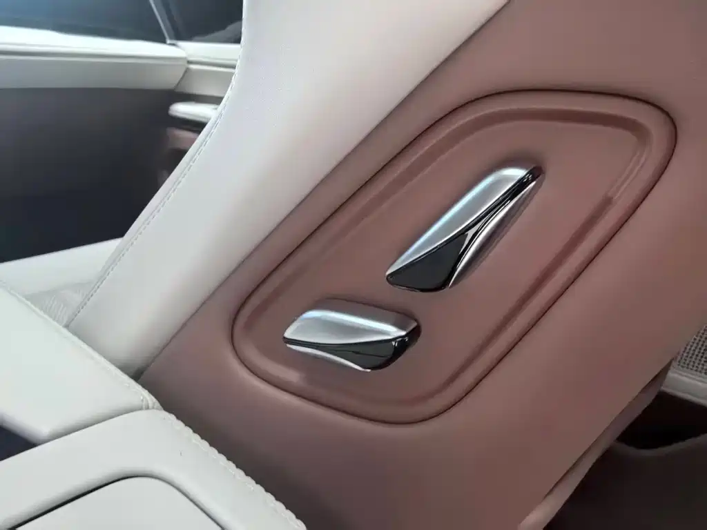 BYD Xia — миниатюра 33