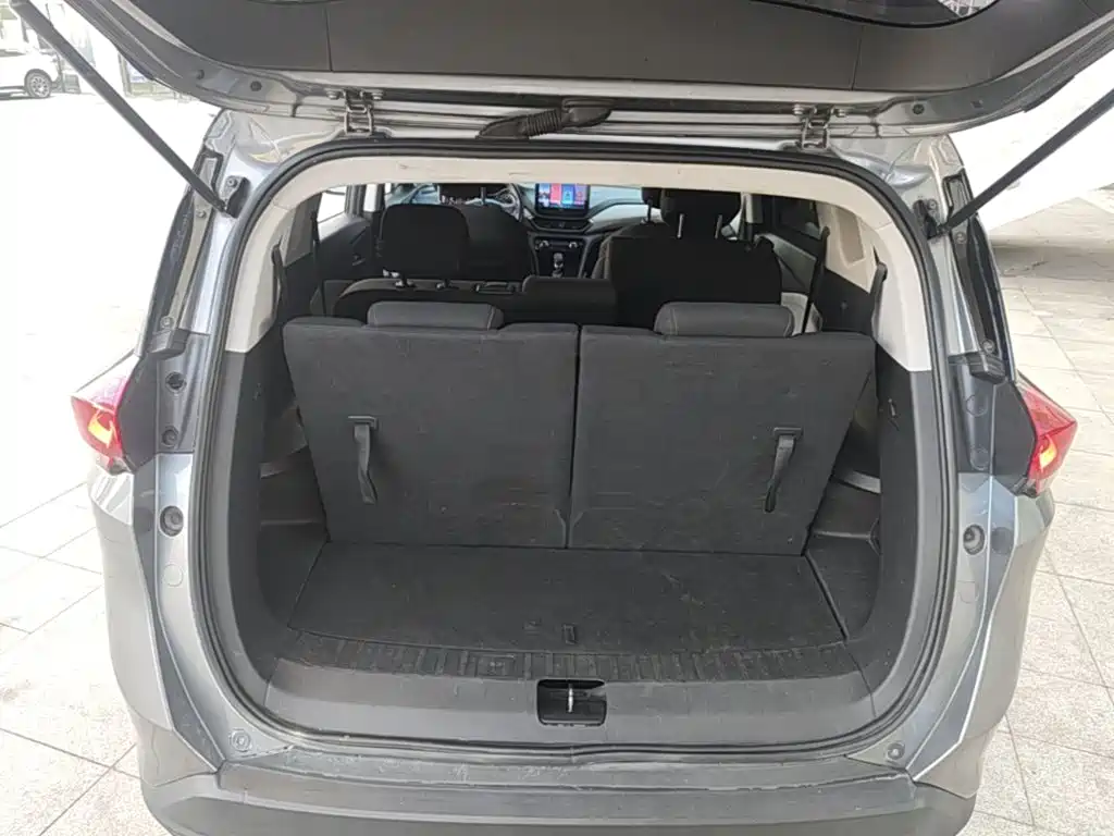 Chevrolet Volando — миниатюра 19