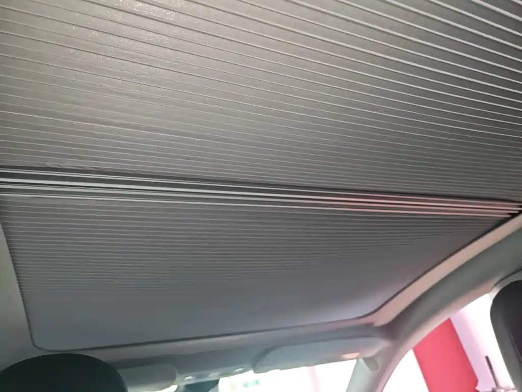 Tesla Model Y — миниатюра 18