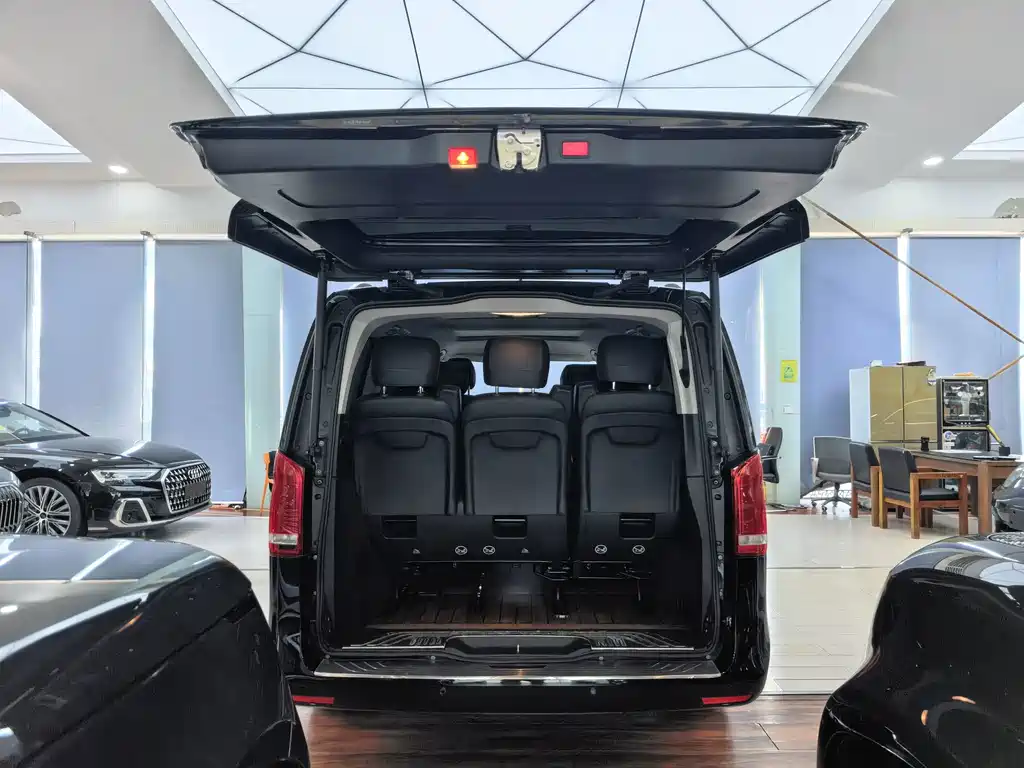 Mercedes-Benz V-Class — миниатюра 14