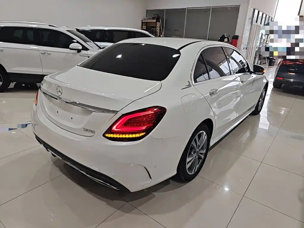 Mercedes-Benz C-Class — миниатюра 7