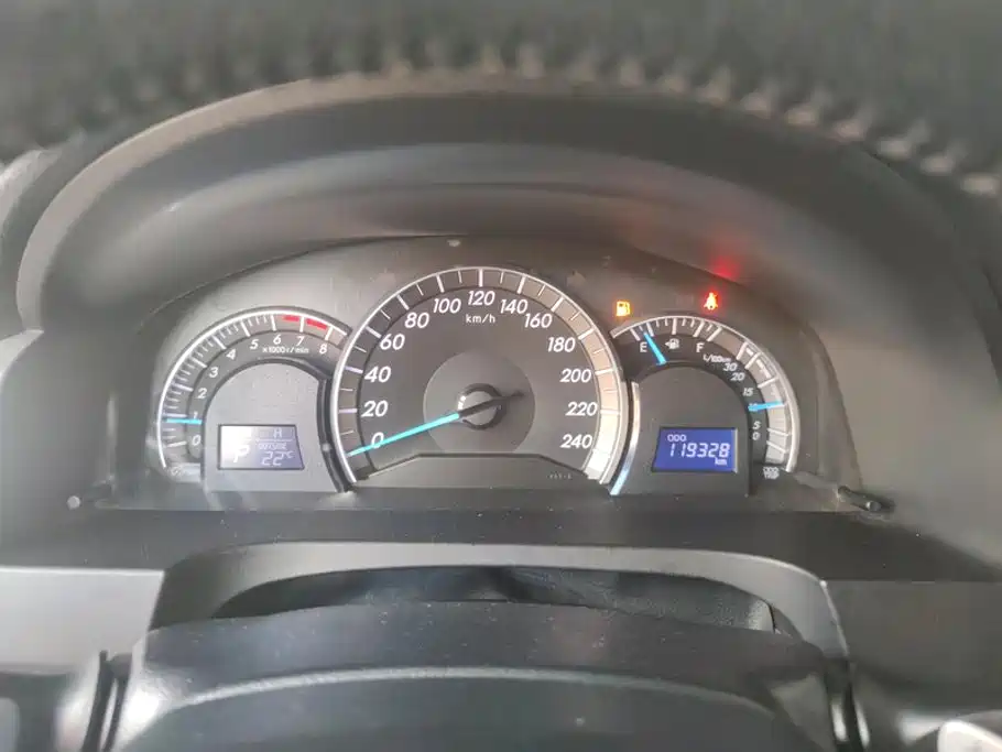 Toyota Camry — миниатюра 14