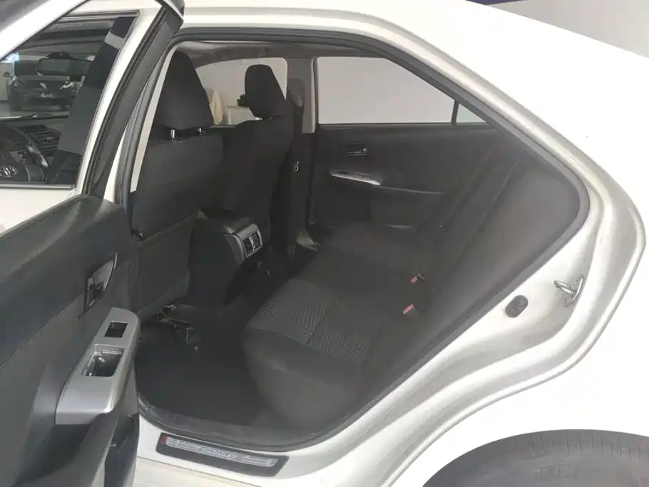 Toyota Camry — миниатюра 11