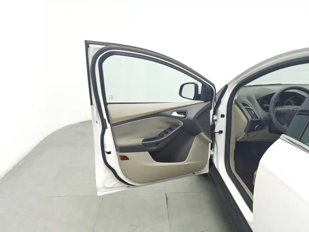 Ford Focus — миниатюра 8